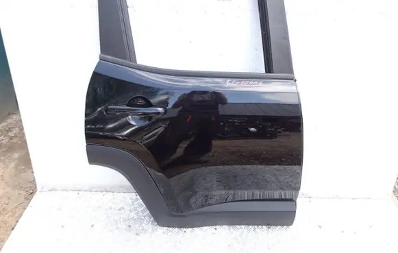 Jeep Renegade Rear door 