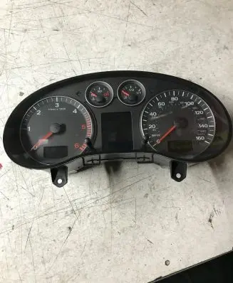 Audi A3 S3 8P Speedometer (instrument cluster) 8P0920981F