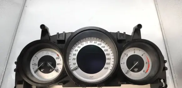 Mercedes-Benz C W204 Speedometer (instrument cluster) A2049004408 2049028102 A2C33221900