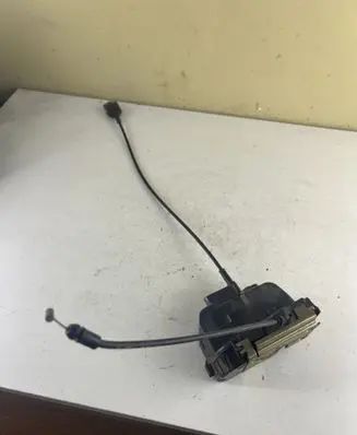 Renault Megane II Rear door lock