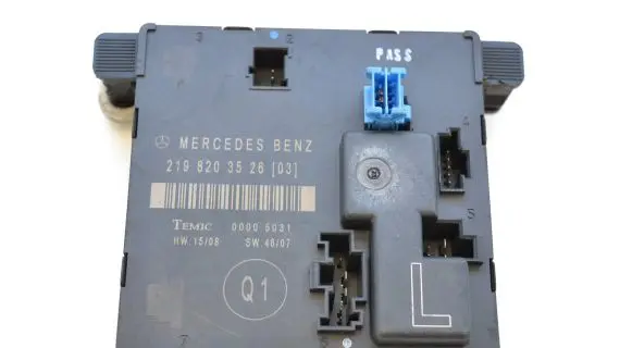 Mercedes-Benz CLS C219 Door control unit/module 2198203526