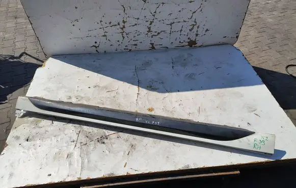 BMW X2 F39 Foot area side trim