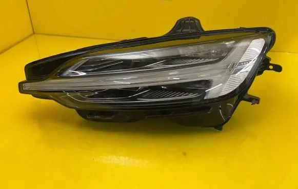Volvo V60 Headlight/headlamp 32228815