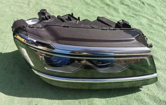Volkswagen Tiguan Headlight/headlamp 5NB941082A
