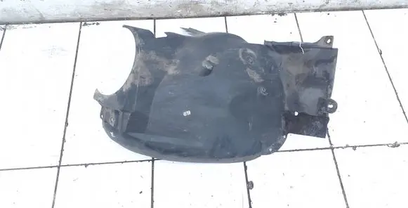 Front wheel arch liner splash guards