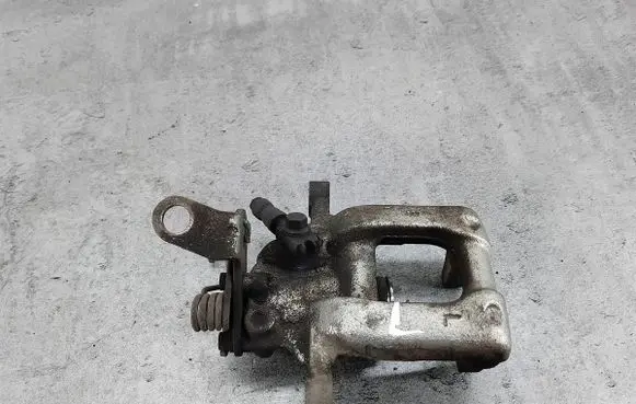Skoda Octavia Mk2 (1Z) Rear brake caliper 