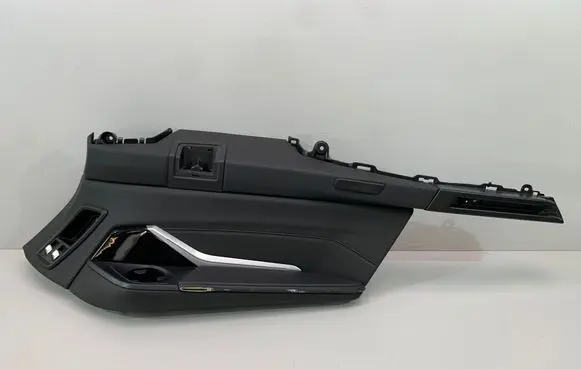 BMW X7 G07 Tailgate/trunk side cover trim 