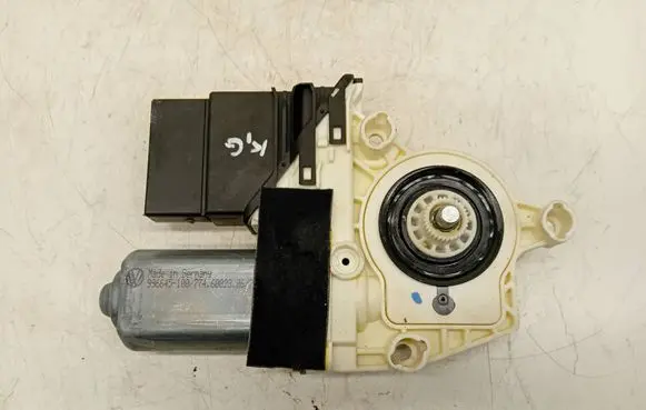 Seat Toledo III (5P) Rear door window regulator motor 5P0839401 1K0959703B 99591418