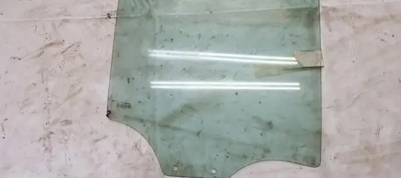 Mazda 2 Rear door window glass