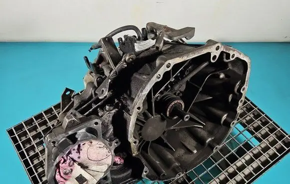 Manual 5 speed gearbox