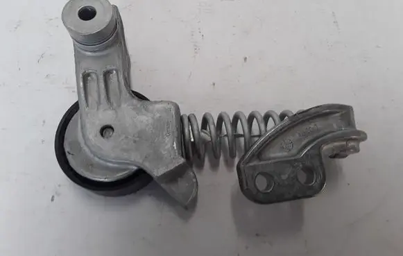 Volvo XC60 Alternator belt tensioner 31460372