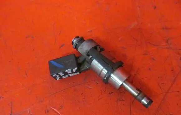 Audi A3 S3 A3 Sportback 8P Fuel injector 06F906036F 0261500037