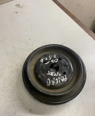 Mitsubishi Pajero Crankshaft pulley