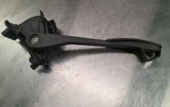 Volvo S60 Accelerator throttle pedal 30636004 6PV00853701