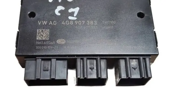Audi A6 S6 C7 4G Tow bar trailer control unit/module 4G8907383 5DS01015921