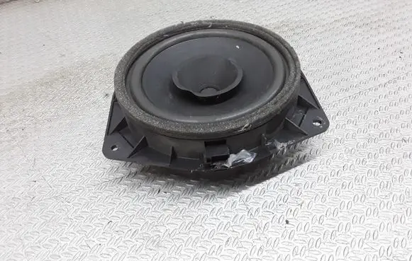 Toyota Avensis T250 Front door speaker 8616002370