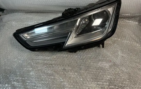 Audi A4 S4 B9 Headlight/headlamp 8W0941005