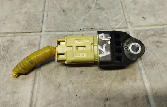 Subaru Outback Airbag deployment crash/impact sensor 98235AG070