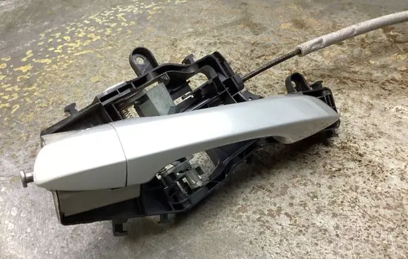 Rear door exterior handle