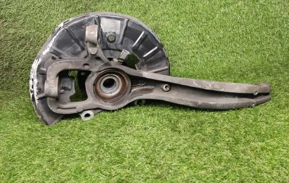Audi Q7 4L Front wheel hub spindle knuckle 7L0407257A
