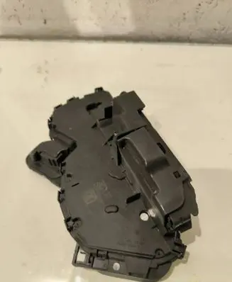 Audi Q3 8U Rear door lock A046465 834839015