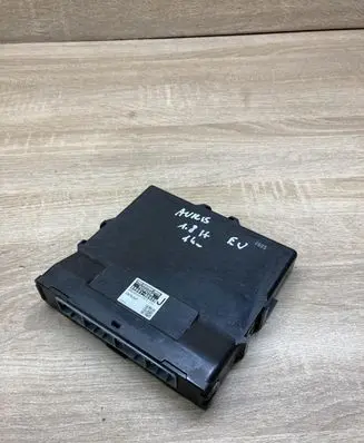 Toyota Auris E180 Power management control unit 8968102030 MB2850001813