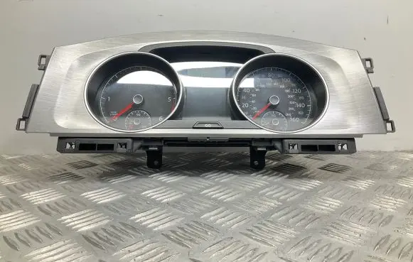 Volkswagen Golf VII Speedometer (instrument cluster) 5G0920961A 5G0857059