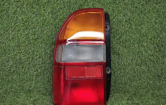 Suzuki Grand Vitara I Rear/tail lights 22032077