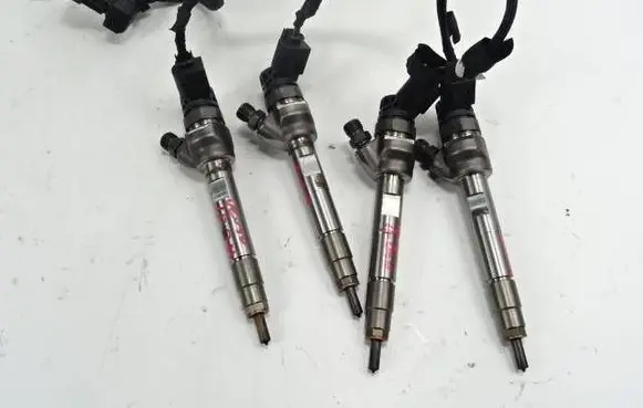 Toyota Verso Fuel injector 0445110599 55626 0445110