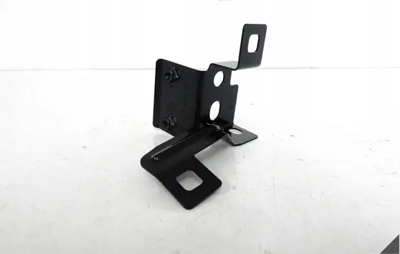 Land Rover Range Rover Evoque L551 Fender mounting bracket LR135591