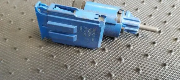 Volkswagen Polo Brake pedal sensor switch 1J0927189 19322002