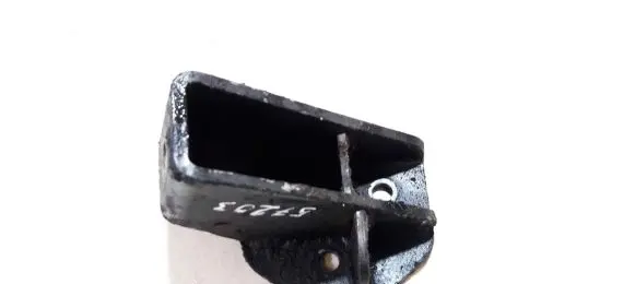 Nissan Serena Engine mounting bracket