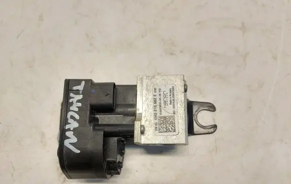 Porsche Taycan 9J1 Air conditioning (A/C) expansion valve 4M0816682EJLK01