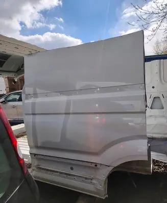 Volkswagen Crafter Side car body part 