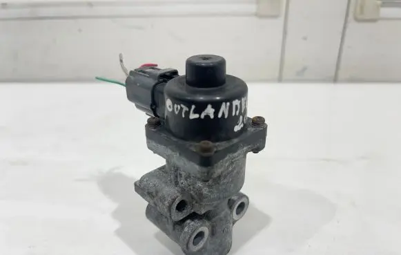 Mitsubishi Outlander EGR valve 1582A166