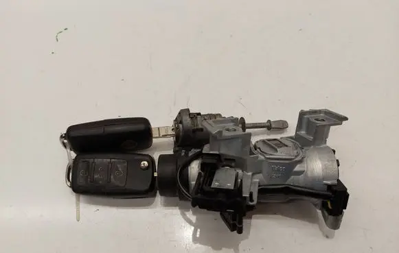 Volkswagen Touran I Ignition lock 1K0905851B