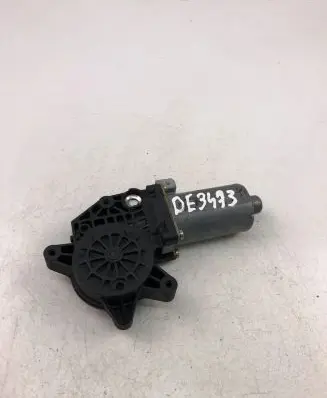 Seat Toledo II (1M) Front door window regulator motor 0130821666