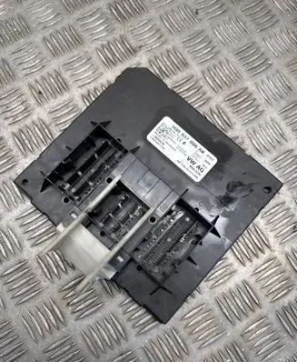 Volkswagen PASSAT B8 Comfort/convenience module 5Q0937086AK F005V01739