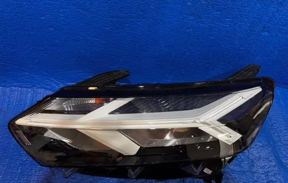 Dacia Sandero III Headlight/headlamp 260601750R