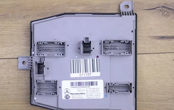 Mercedes-Benz E W213 SAM control unit A2139008123 A2139015811