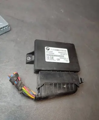 BMW 5 F10 F11 Hand brake control module EB685370301
