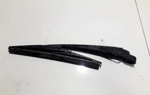 Suzuki Swift I Rear wiper blade arm