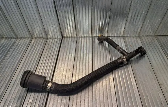 Citroen DS5 Oil fill pipe 9684359980