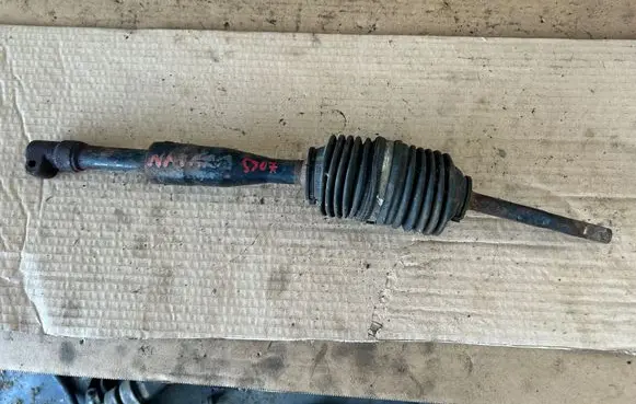 Nissan Navara D40 Steering column universal joint 