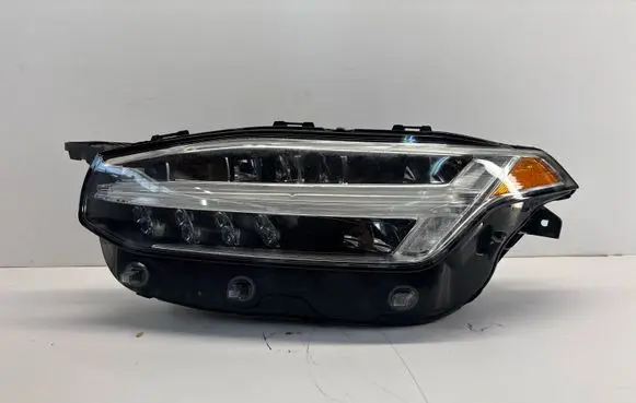 Volvo XC90 Headlight/headlamp 89909880