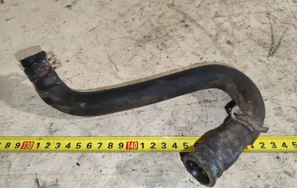 Engine coolant pipe/hose