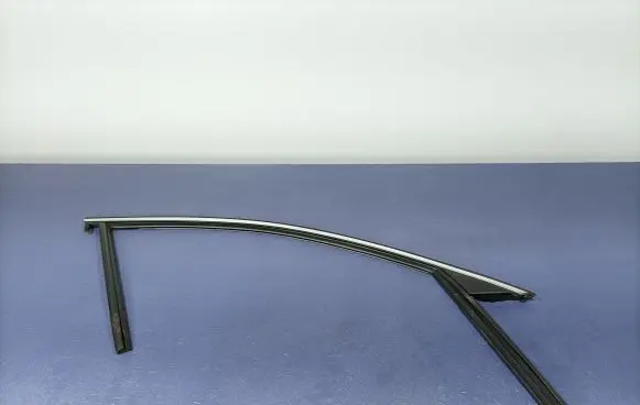Volvo S90, V90 Front door rubber seal 31849230