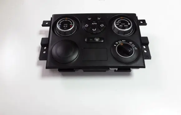 Suzuki Grand Vitara II Air conditioner control unit module 3951065J92