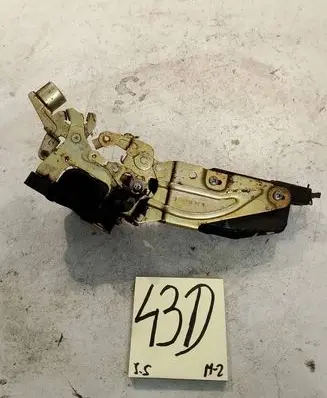 Opel Vectra B Rear door lock 90452391