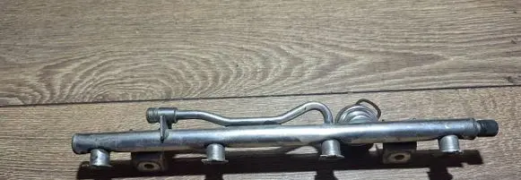 Mercedes-Benz E W210 Fuel main line pipe A1110703095